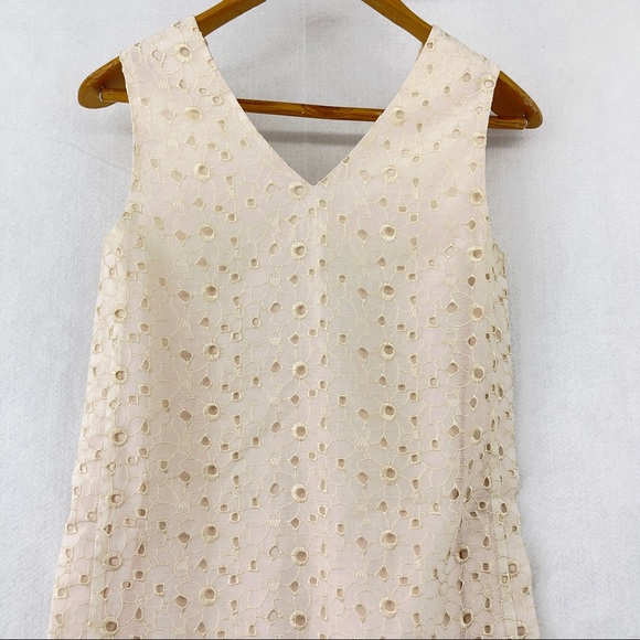 Svilu Embroidered Dress - Picture 6 of 11